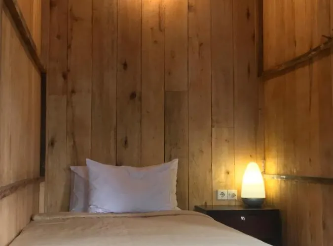 Chakra Backpacker & Vegetarian Bistro Hostal