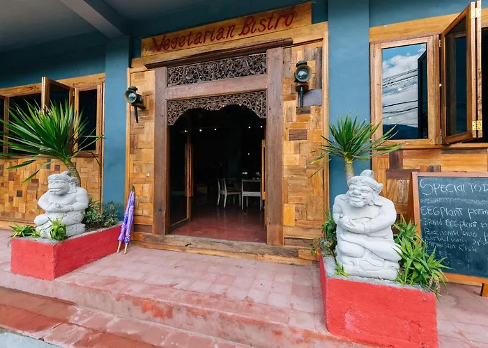 Hostal Chakra Backpacker & Vegetarian Bistro *