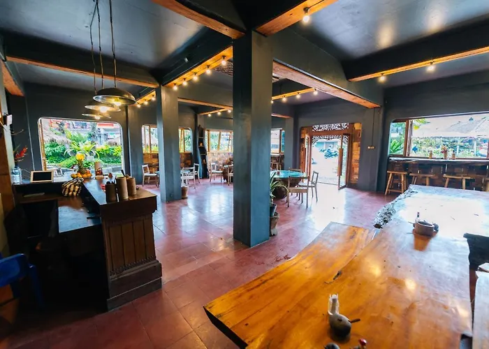 Chakra Backpacker & Vegetarian Bistro Hostal Bedugul (Bali)