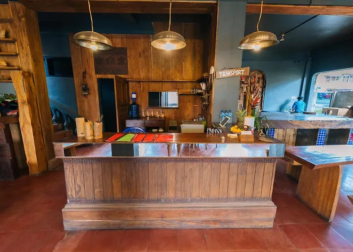 Chakra Backpacker & Vegetarian Bistro *