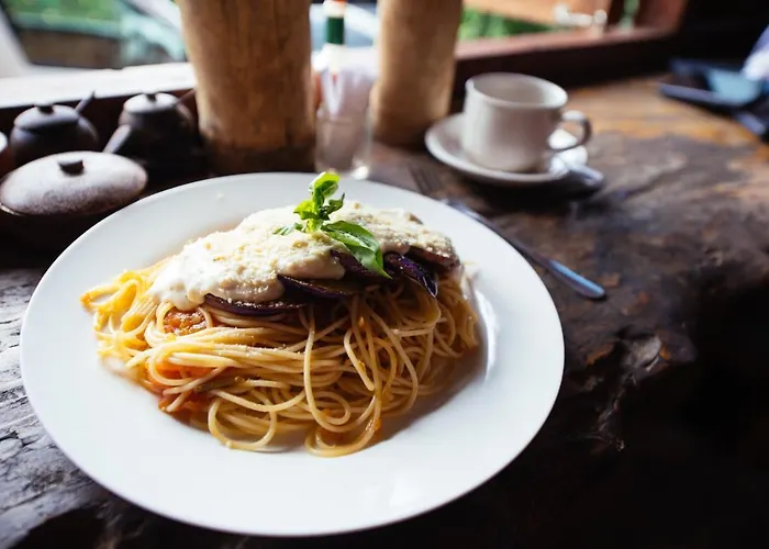 Chakra Backpacker & Vegetarian Bistro